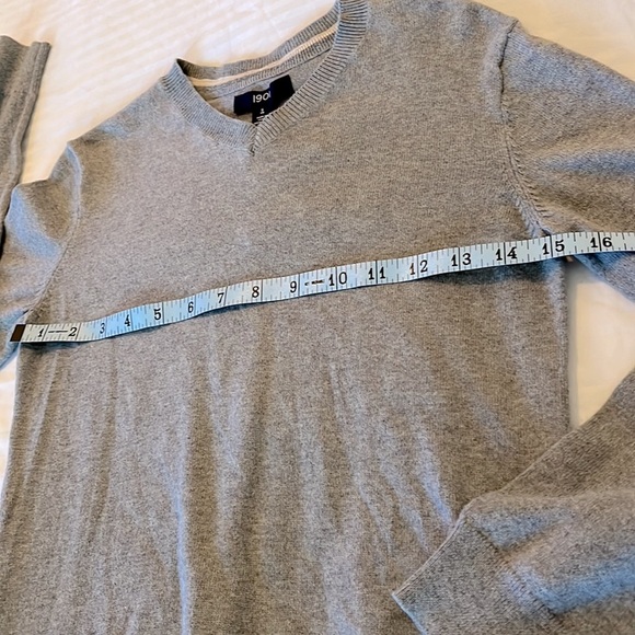 1901 Boys V-Neck Cashmere Sweater - Picture 8 of 9